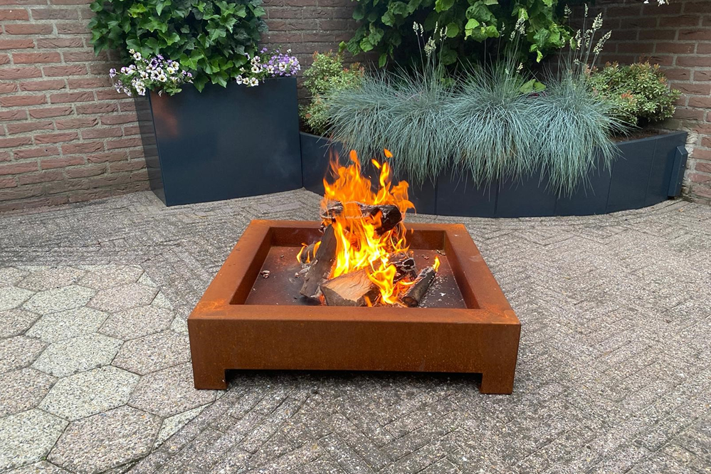 Venta al por mayor y a medida de complementos de jardinería para profesionales de la jardinería en Gipuzkoa