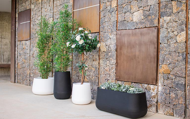 En KREO Jardiner&iacute;a ofrecemos un amplio cat&aacute;logo de Maceteros, decoraci&oacute;n y mobiliario de jard&iacute;n, consulta con nuestro equipo comercial